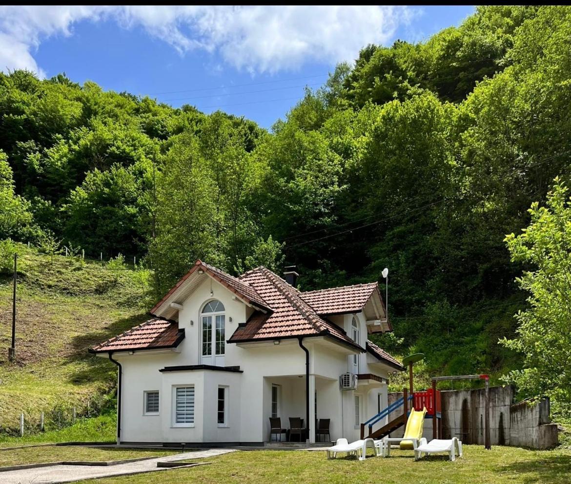 Cobras Plivsko Jezero, Jajce Villa Esterno foto